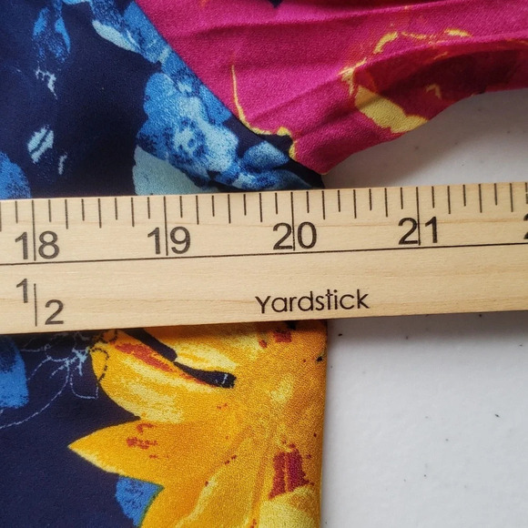 Laurie Felt Floral Blouse Top Women XS Extra Small Colorful Office Career Unique - Picture 10 of 10